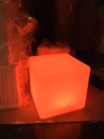 Светильник Куб 20 с питанием от АКБ, RGB